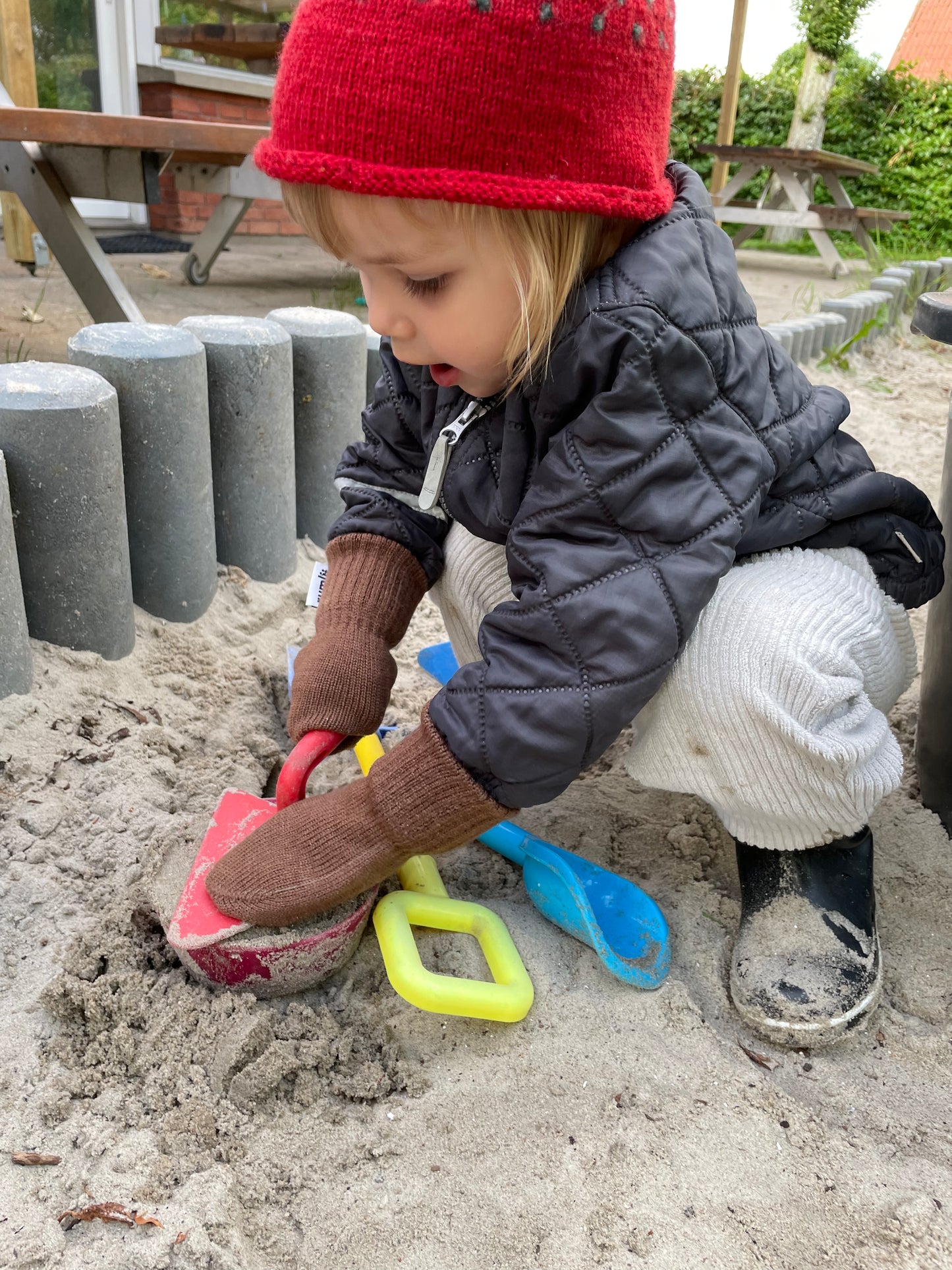 Rumlii Børnevanter BRUN One-Size 1-4 år 70% uld